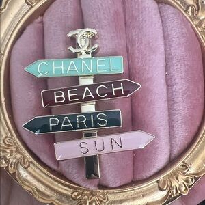 CHANEL pin brooch gold Directional new pink turquoise burgundy black new
